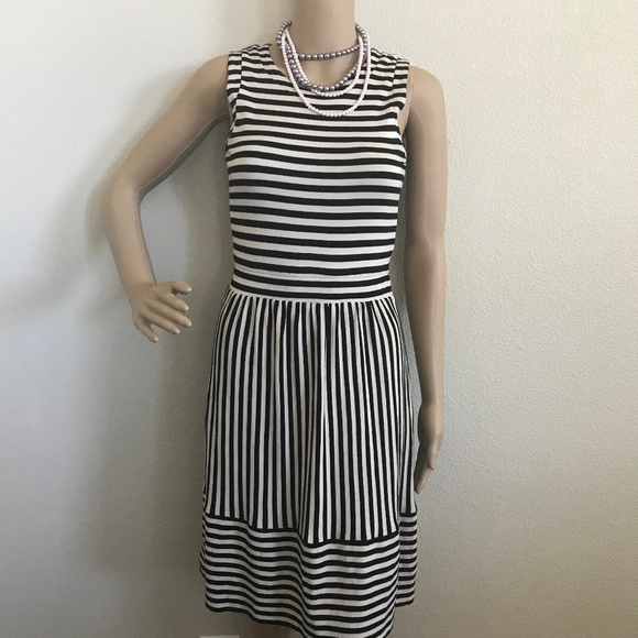 Anthropologie Black/White Stripes Hi-line Short - Picture 2 of 8